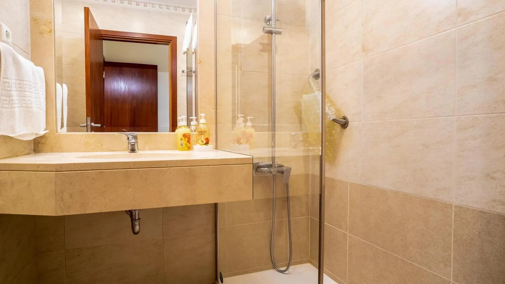 Forum Madeira Ajuda Apartment Funchal