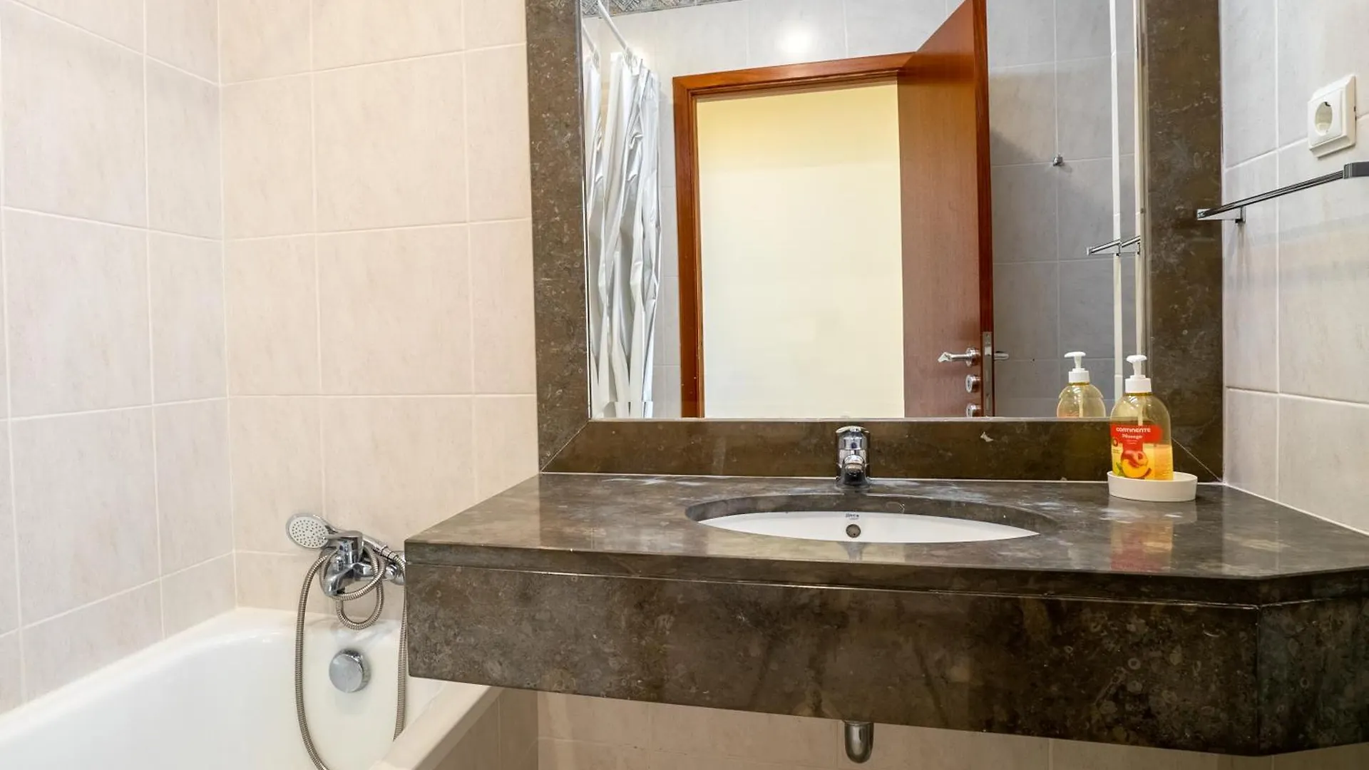 Forum Madeira Ajuda Apartment Funchal